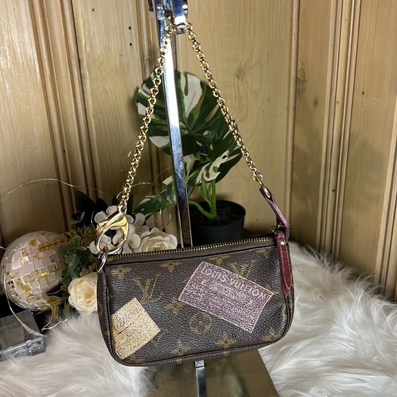 Louis Vuitton Limited Edition Mini Pochette - Picture 3 of 11